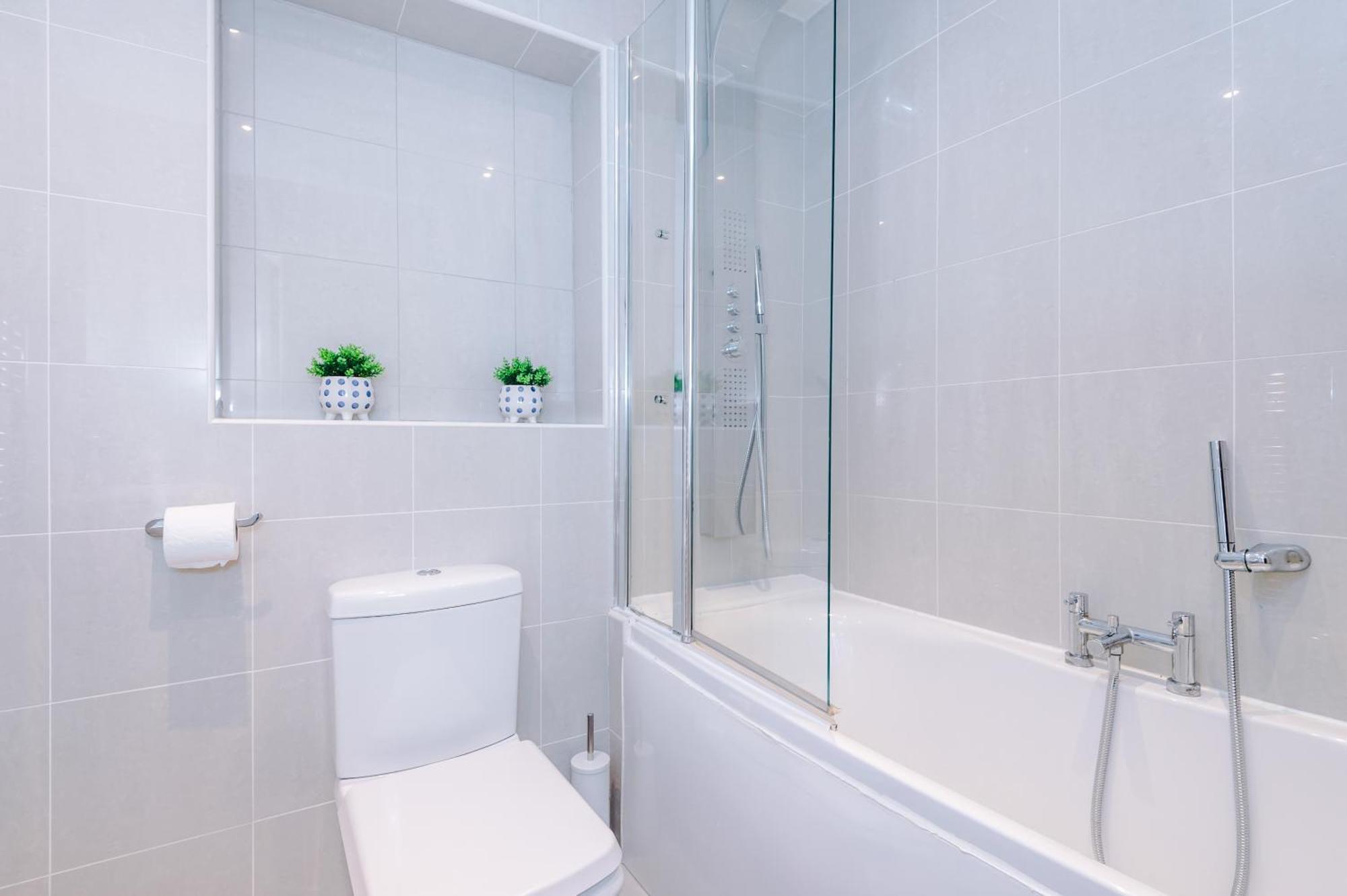 The Green- Beautiful & Spacious 5 Bed Detached In Worsley, Manchester المظهر الخارجي الصورة
