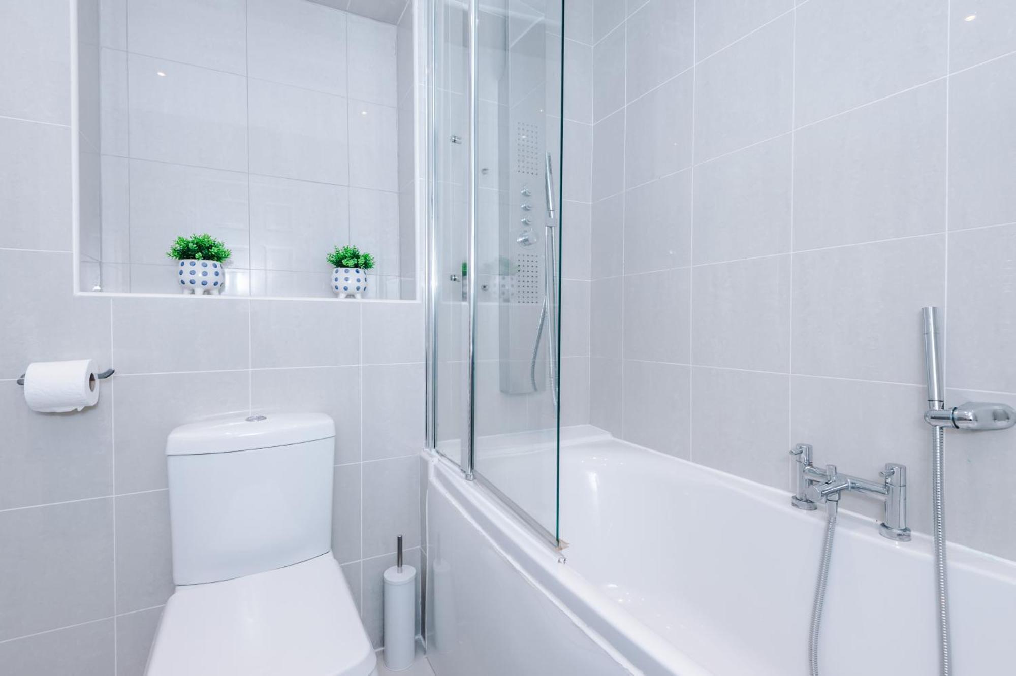 The Green- Beautiful & Spacious 5 Bed Detached In Worsley, Manchester المظهر الخارجي الصورة
